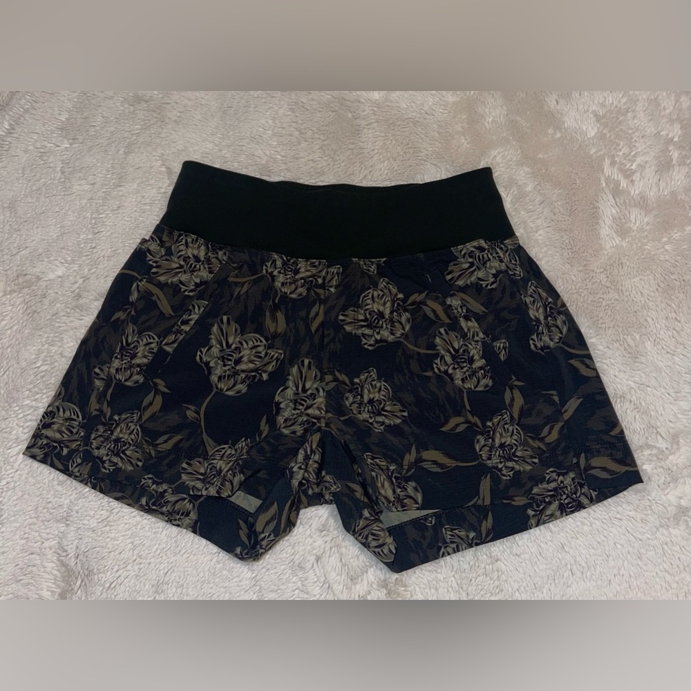 Athleta Trekkie North Printed Short Size 0 Olive